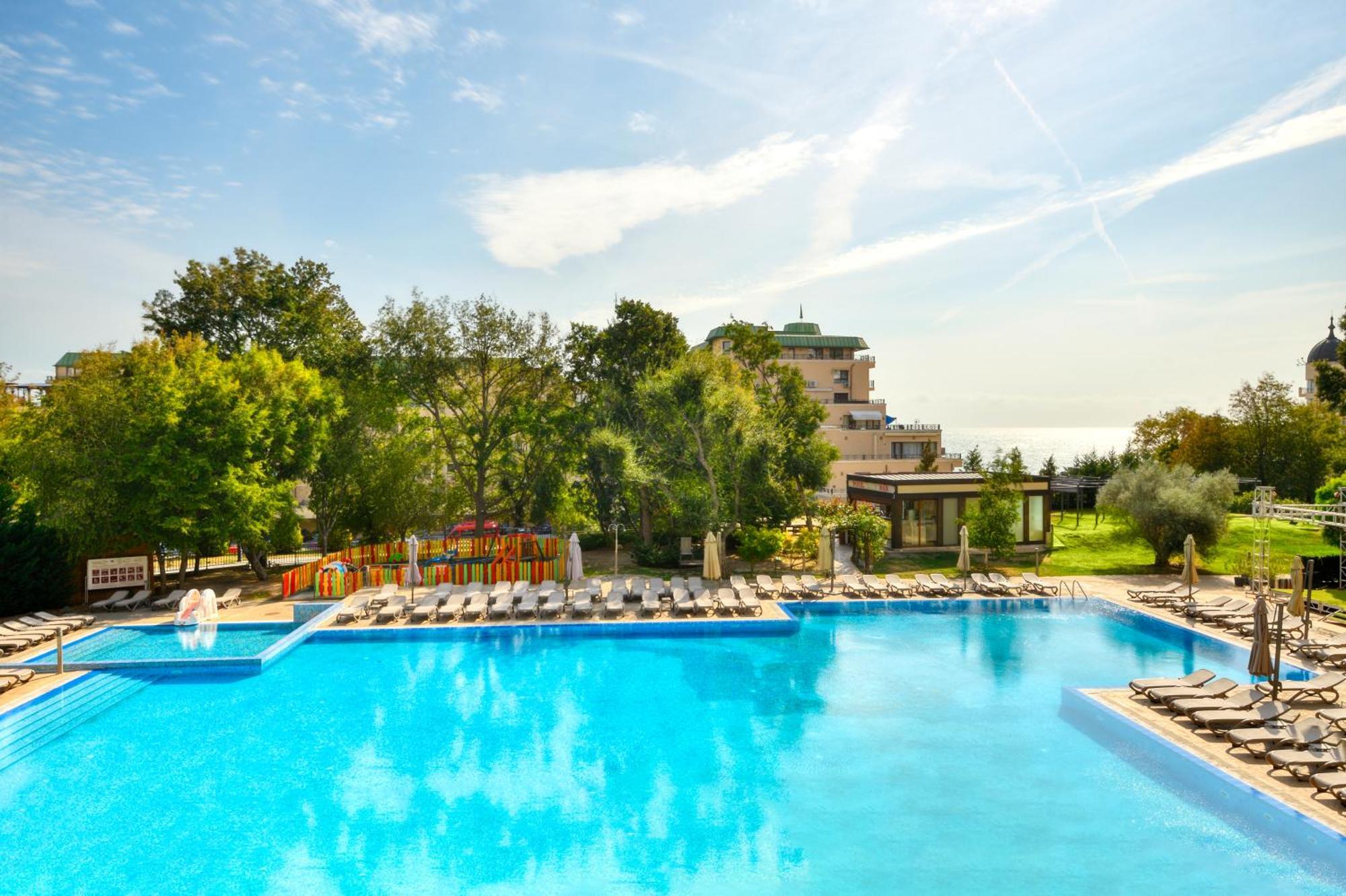 Golden Line Aparthotel