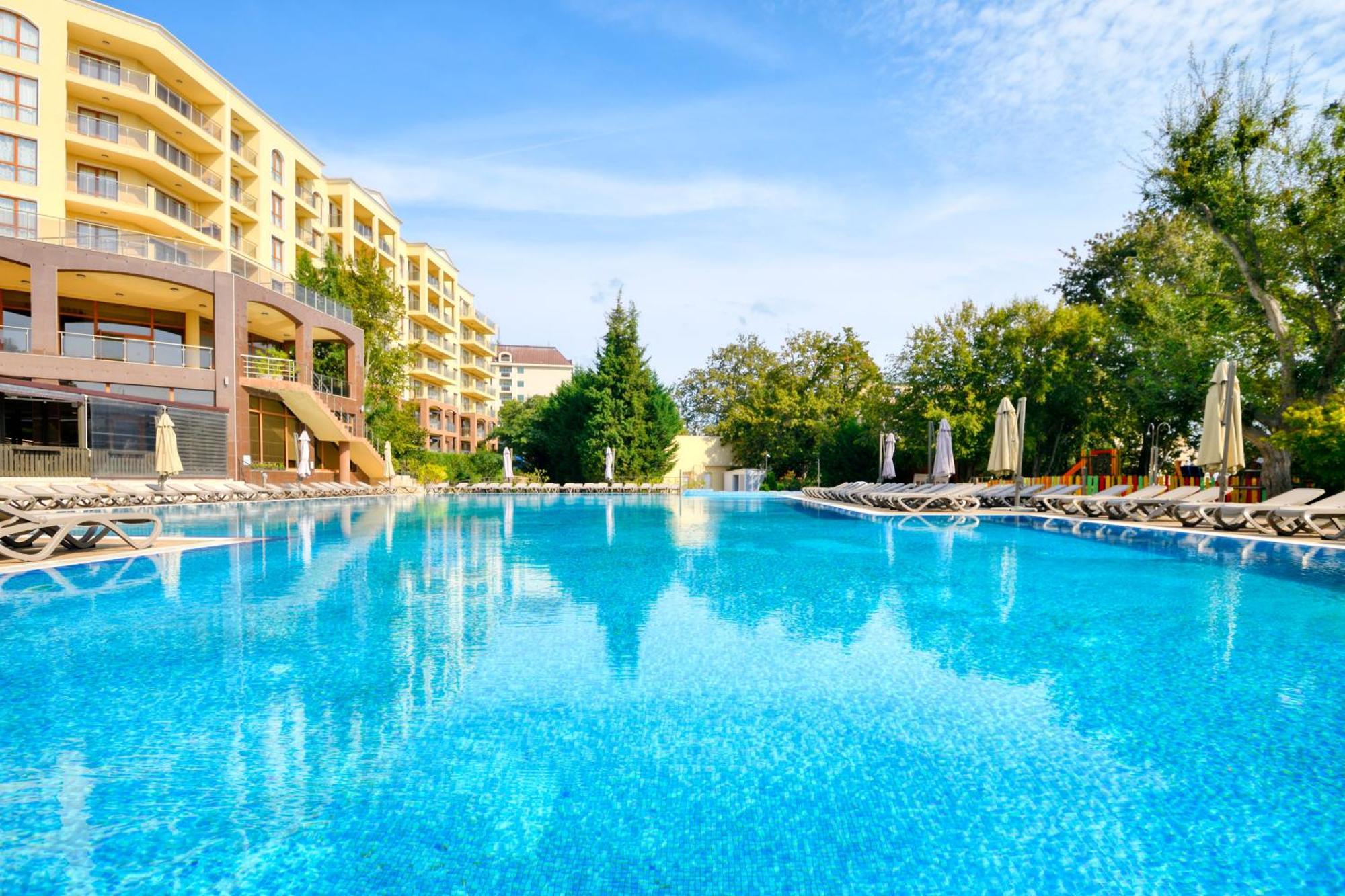 Golden Line Aparthotel